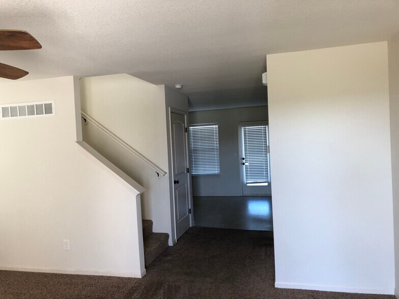 Building Photo - 14259 Oakland Ct
