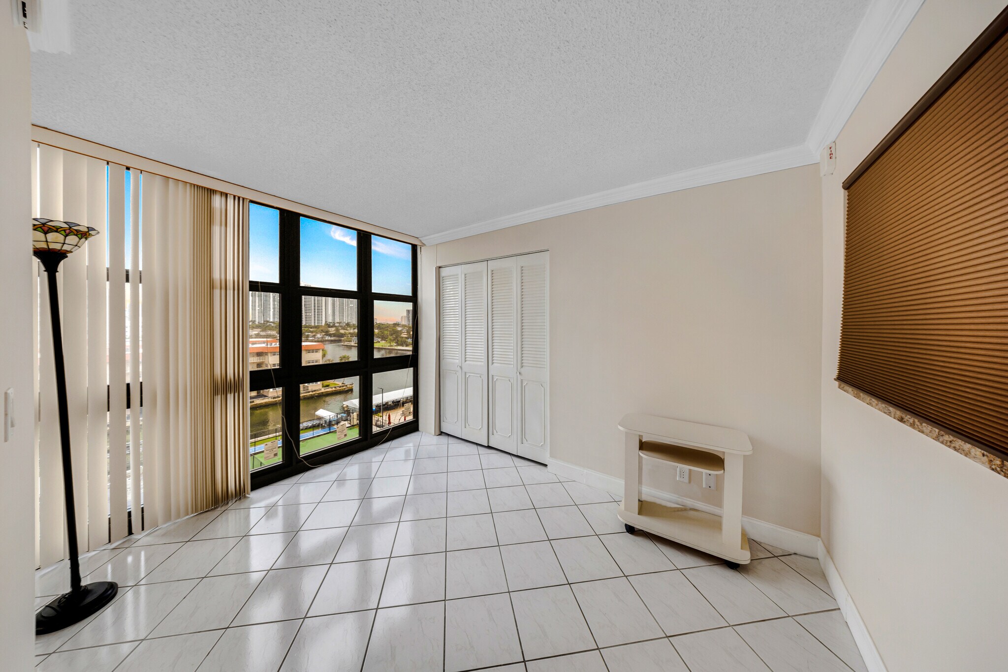 Building Photo - 2017 S Ocean Dr