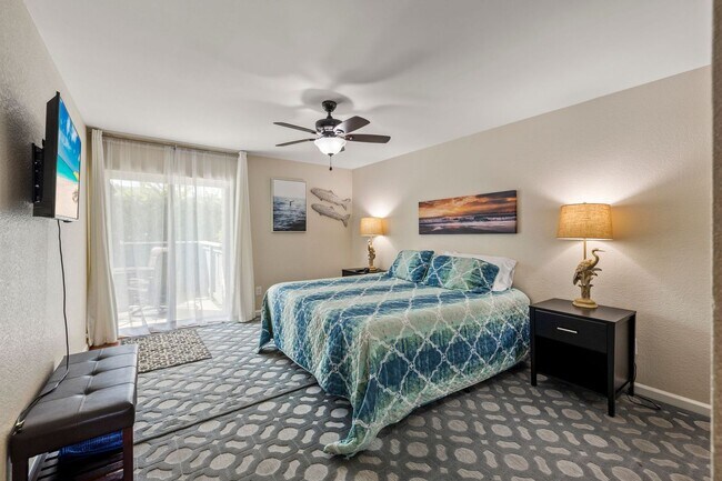 Building Photo - Single Level Condo on the Bay