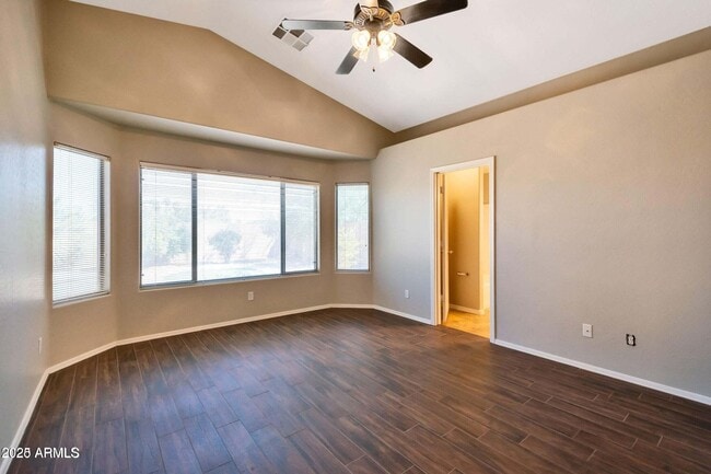 Building Photo - 1228 E Elm Rd