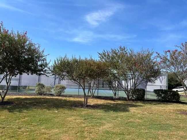 Building Photo - 17612 Bridgefarmer Blvd