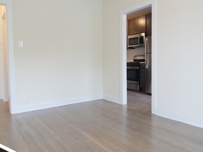 Building Photo - 2645 N Spaulding Ave