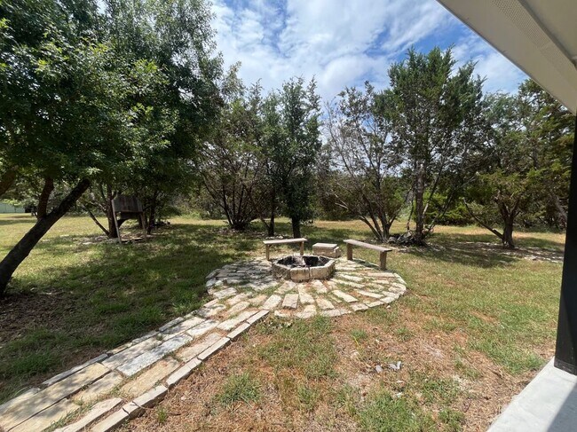 Building Photo - 719 Co Rd 304