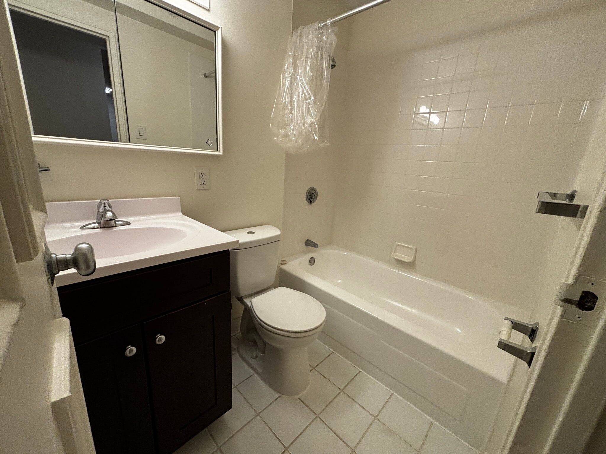 Building Photo - 109 Babcock St