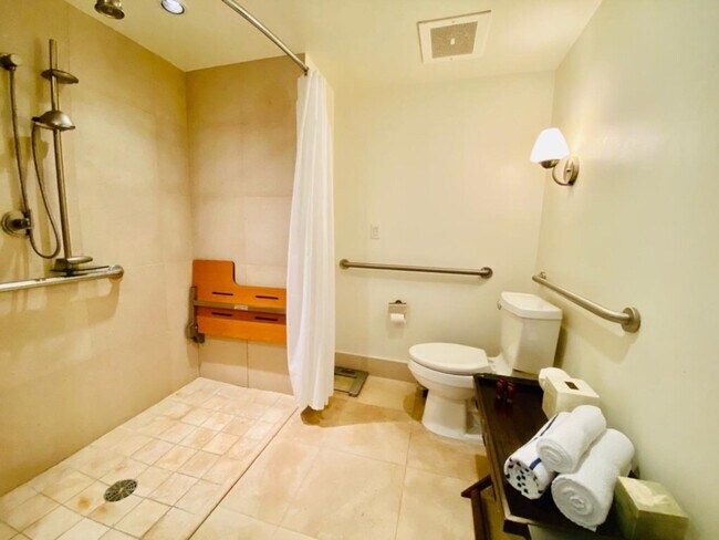 Building Photo - 6801 Collins Ave