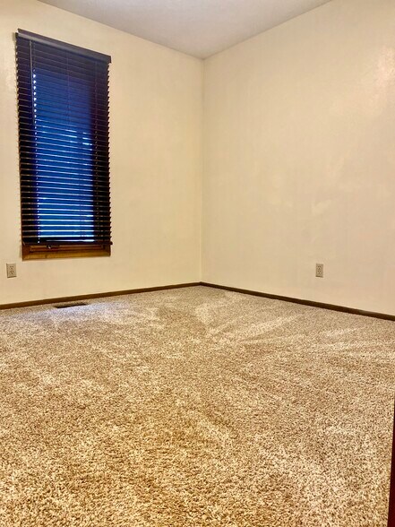 Building Photo - 120 Bunn Dr