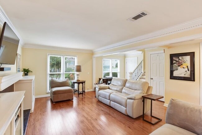 Building Photo - 8900 Carroll Manor Dr