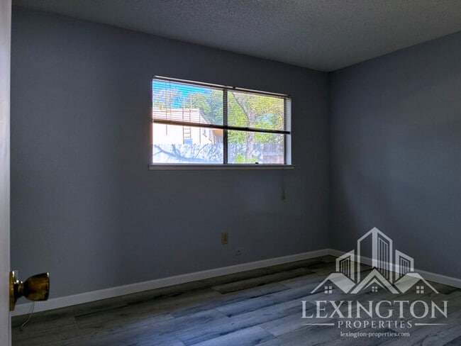 Building Photo - Charming 2BD/1.5BA Sacramento Home, near J...
