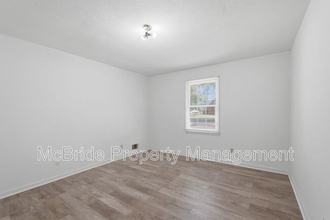 Building Photo - 5182 Bluegrass Trail