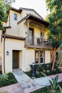 Building Photo - 209 Tall Oak