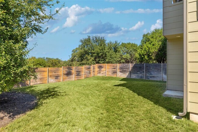 Building Photo - 5315 La Crosse Ave