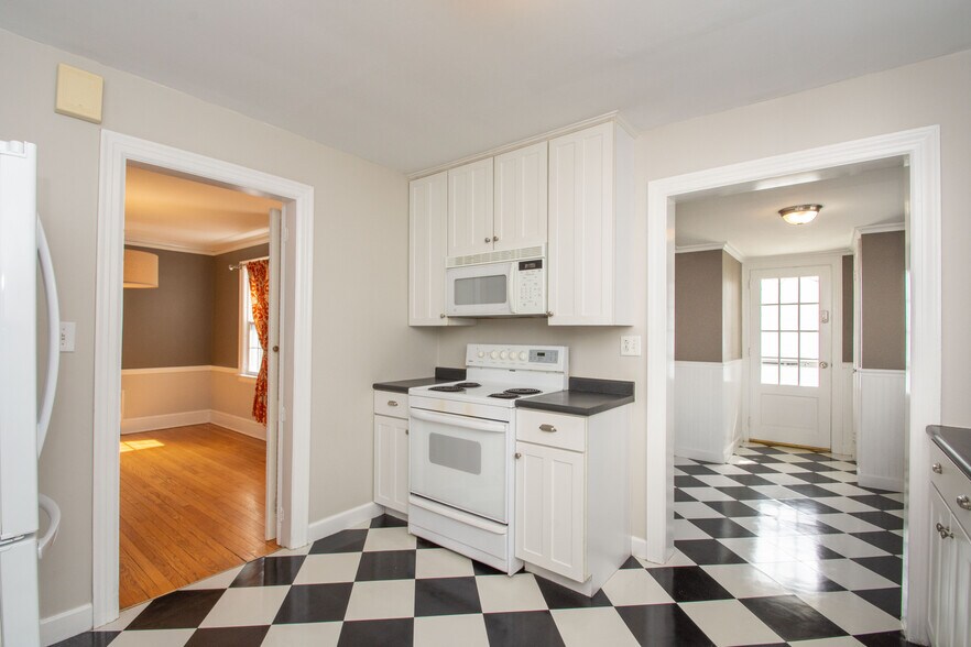 Building Photo - 135 Brunswick Ave