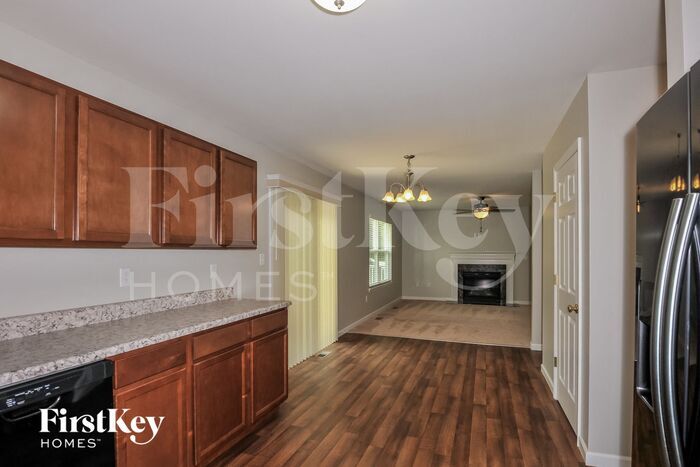 Building Photo - 121 Brookview Way Dr