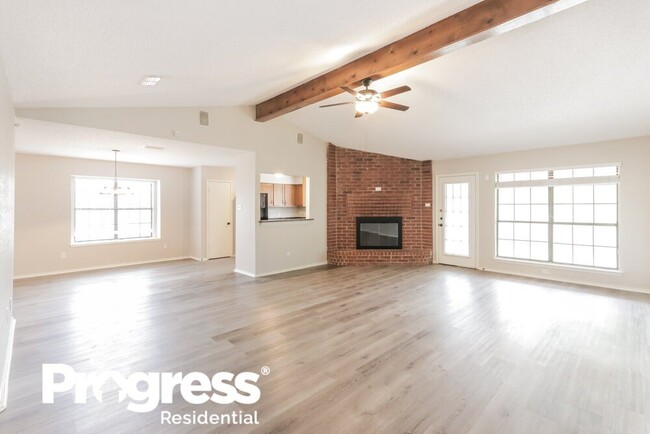 Building Photo - 7618 Creek Wood Dr