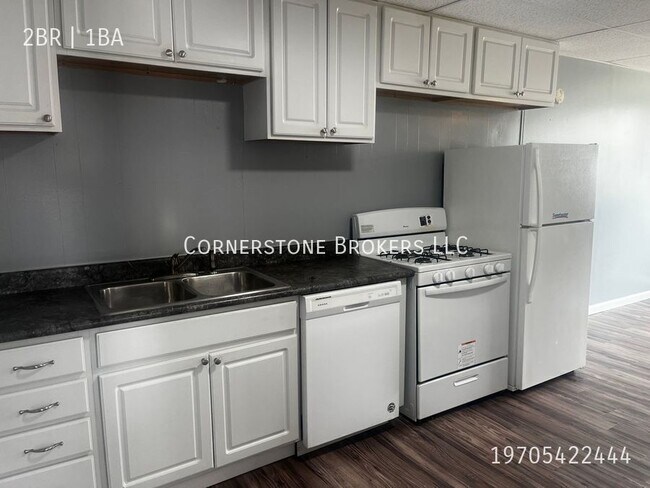 Building Photo - 215 Edmunds-