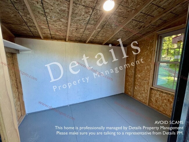 Building Photo - **APPLICATIONS PENDING** Newly Updated Pri...