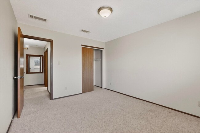 Building Photo - Prospectors Point NE Condo 2 Bedroom, 2 story, 1 1/2 Bath, 1 car garage