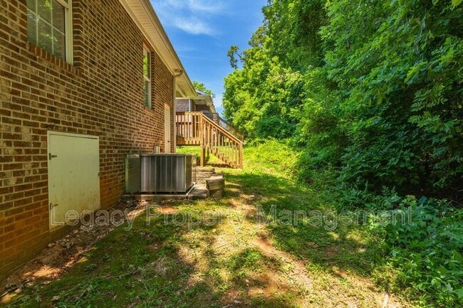 Building Photo - 1352 Snow Ct