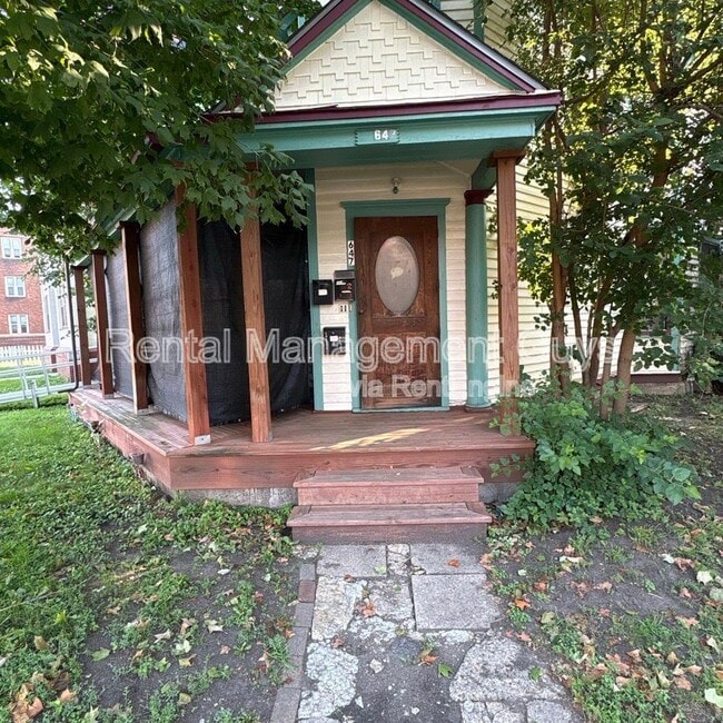 Building Photo - 2647 Girard Ave S