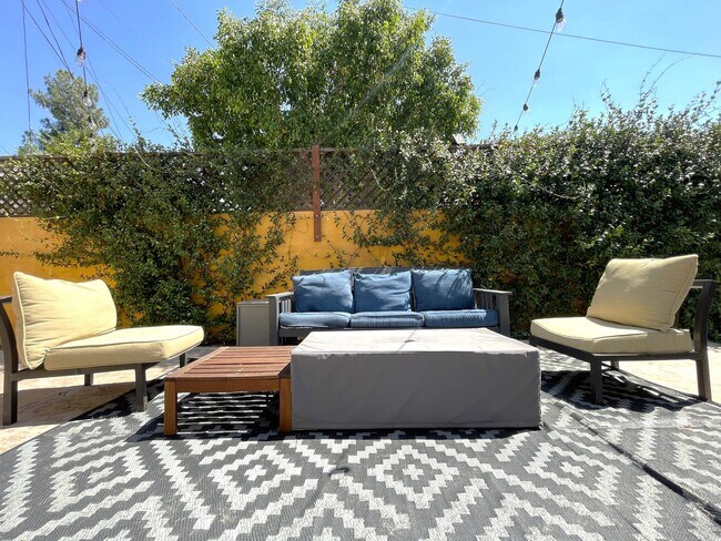 Building Photo - Custom 3-Bed, 2.5 -Bath Retreat with Luxury Features in Reseda