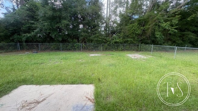 Building Photo - 258 Garden Cir