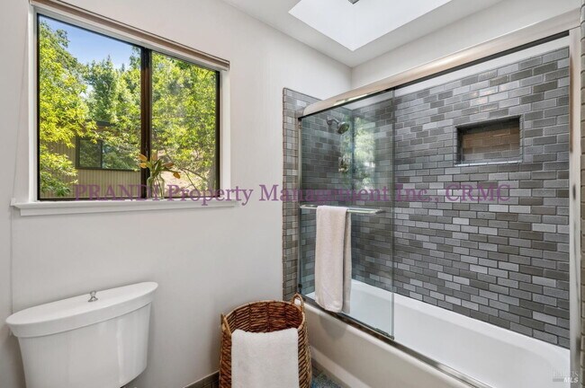 Building Photo - Retreat Like Home with Recent Upgrades Thr...