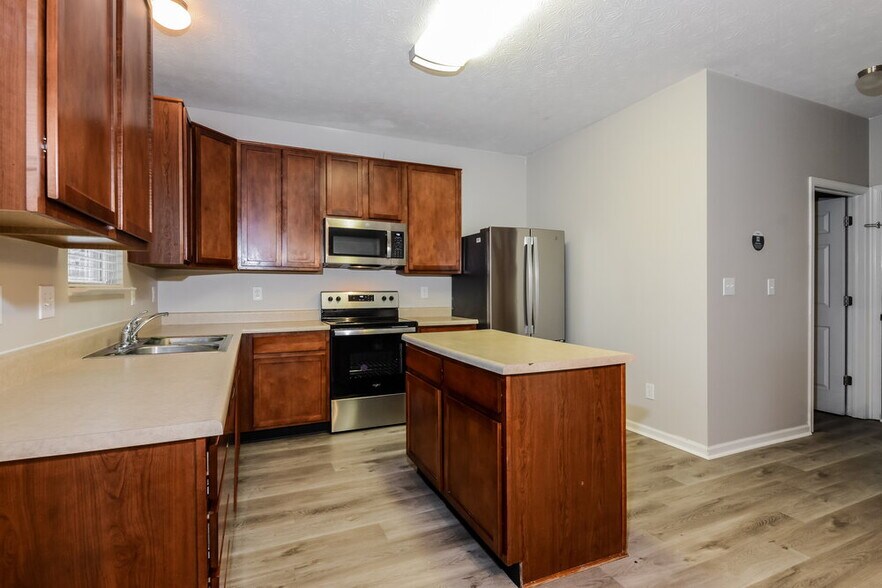 Building Photo - 2822 Armaugh Dr