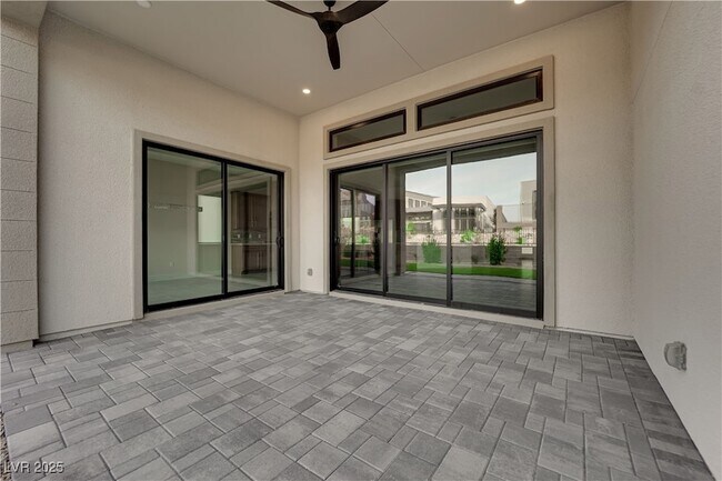 Building Photo - 11032 Rolling Vista Dr