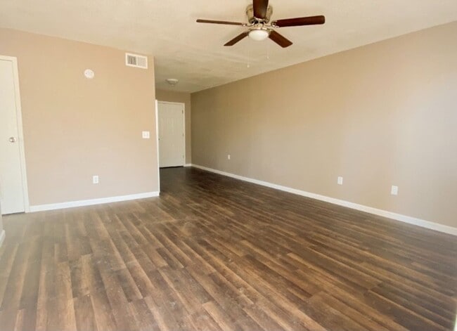 Building Photo - Italian Estates Property Management