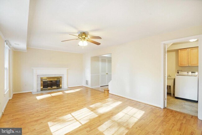 Building Photo - 4339 Cedarlake Ct