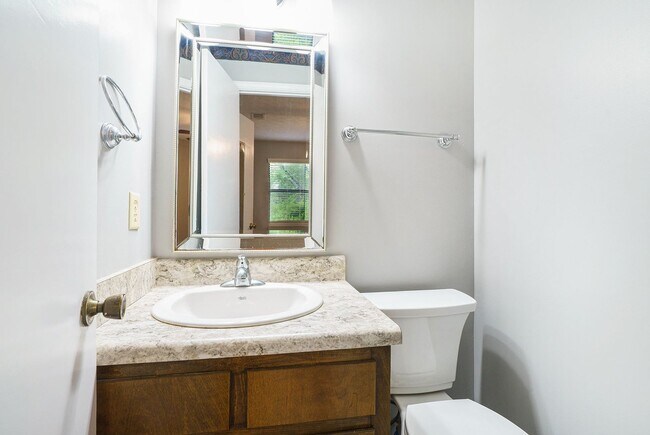 Building Photo - Park East