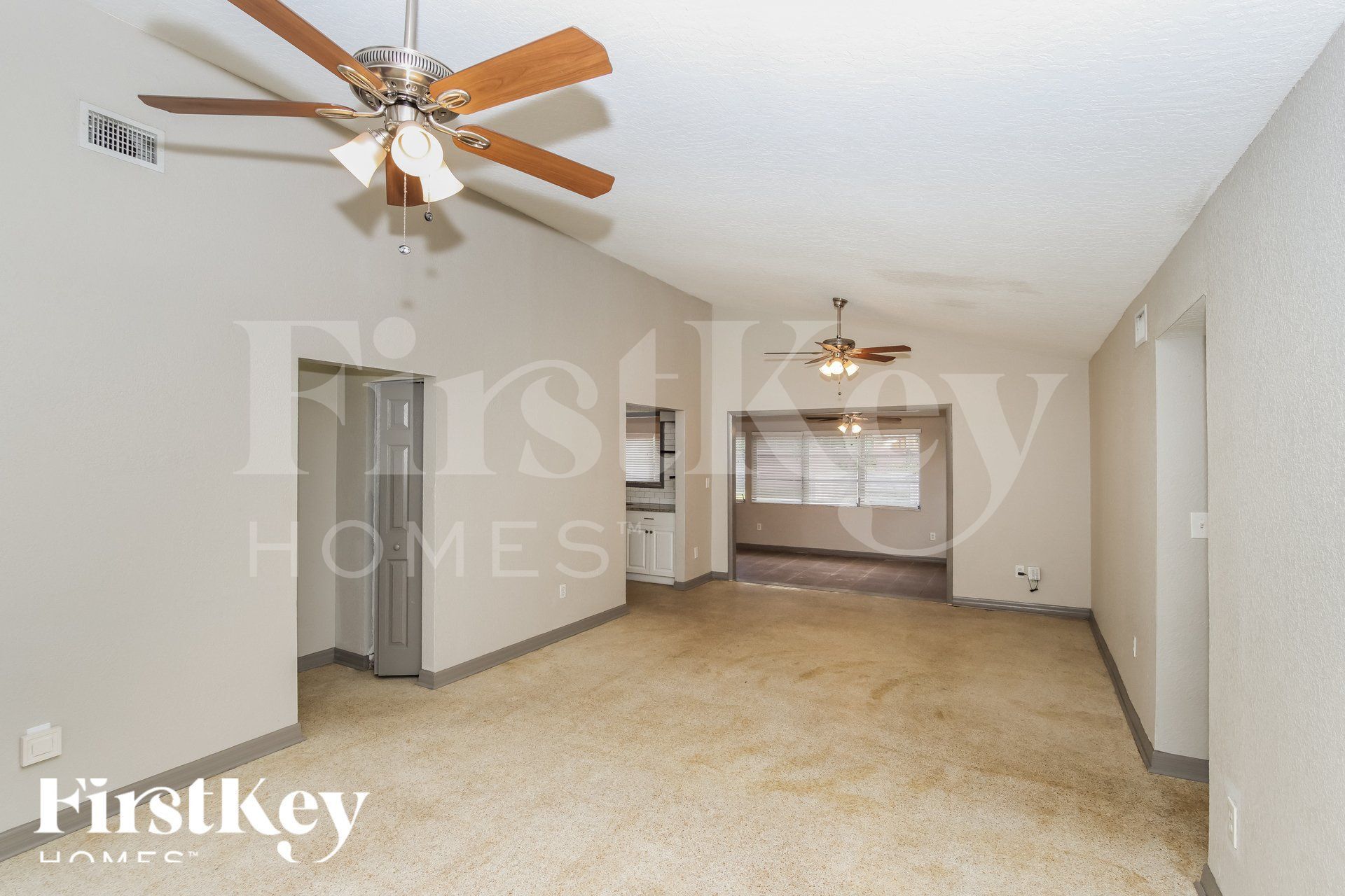 Building Photo - 2749 Elm Dr NE