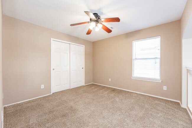 Building Photo - 14335 Pelican Marsh Dr