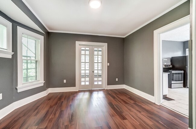 Building Photo - Spacious Three Bedroom in Dayton!