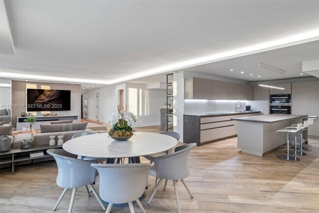 Building Photo - 2301 Collins Ave