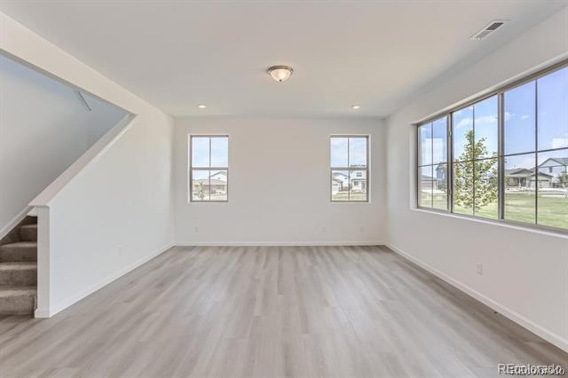 Building Photo - 170 S Vandriver Wy