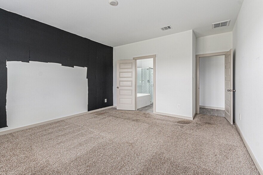 Building Photo - 31 Desert Spring Ln