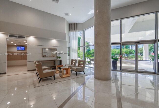 Building Photo - 19195 NE 36th Pl