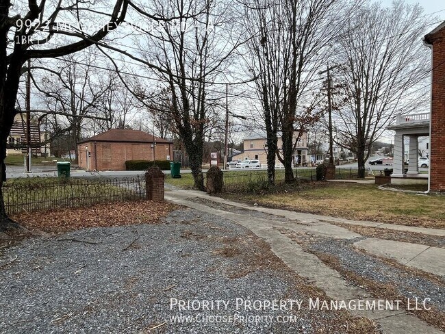 Building Photo - 9922 McGaheysville Rd
