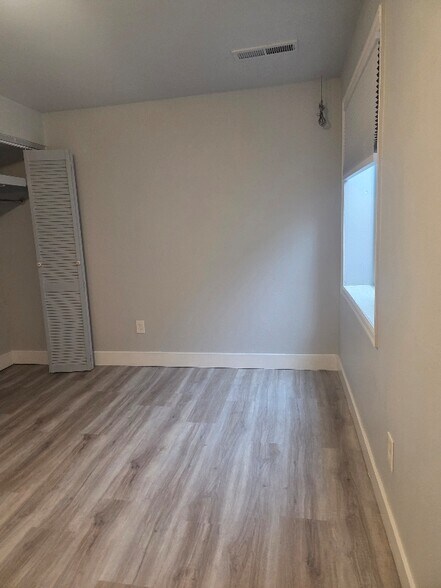 Building Photo - 6160 Fenton St