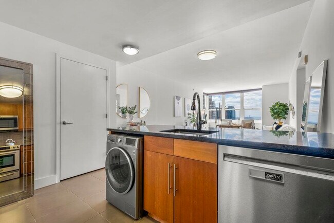 Building Photo - 88 Morgan St