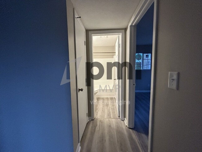 Building Photo - 828 Whitethorne Ave