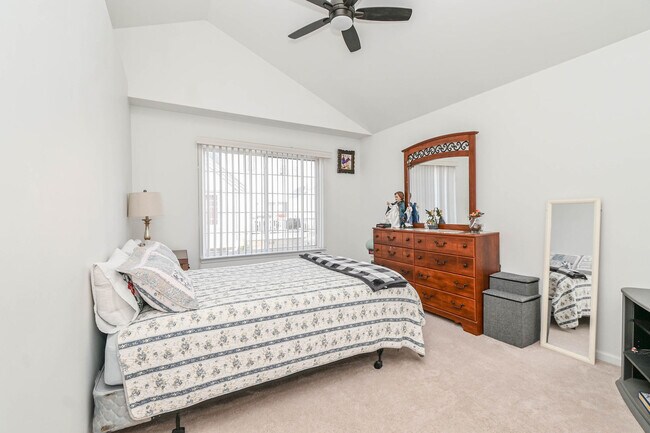 Building Photo - 714 S Rosehall Ln