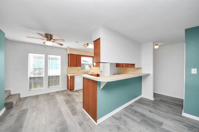 Building Photo - 129 Tarpon St