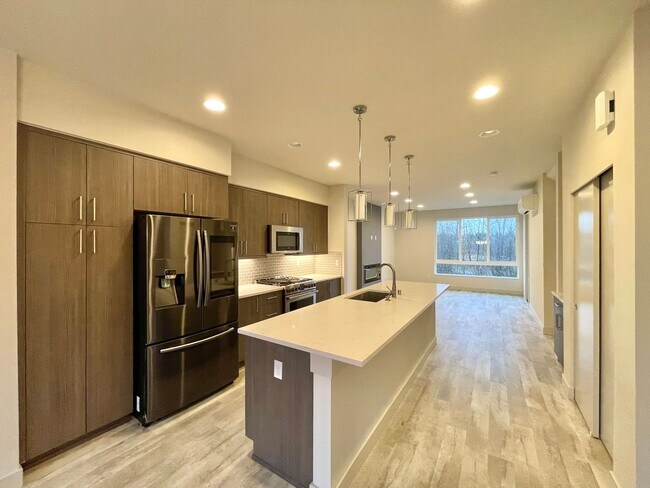 Building Photo - Great TownHome For Rent