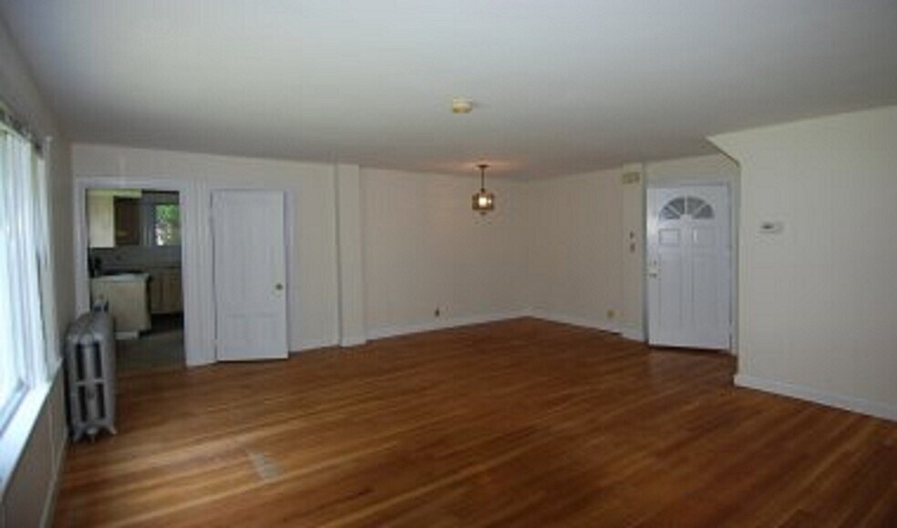 Building Photo - 56 Bellevue St