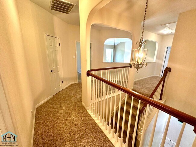 Building Photo - BEAUTIFUL 4 bed/2.5 bath near Stone Oak, j...