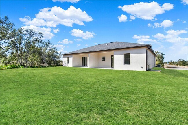 Building Photo - 66 Organ St