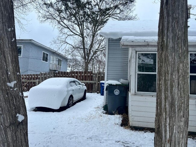 Building Photo - 923 Vine St