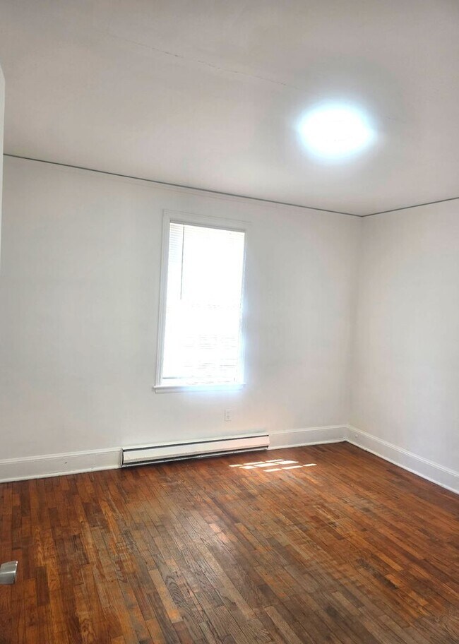 Building Photo - Two Bedroom Apt For Rent in Sumter SC! Two Weeks FREE!